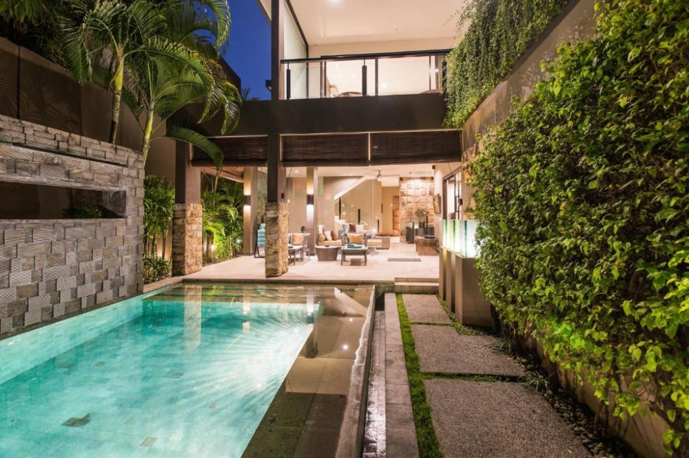 Cicada Luxury Town House